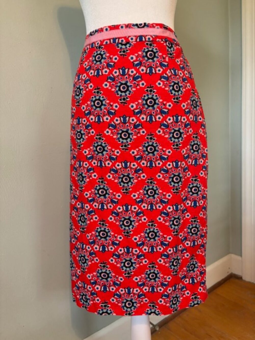 Boden Red Pop Floral Bouquet Modern Pencil Skirt Size 8L